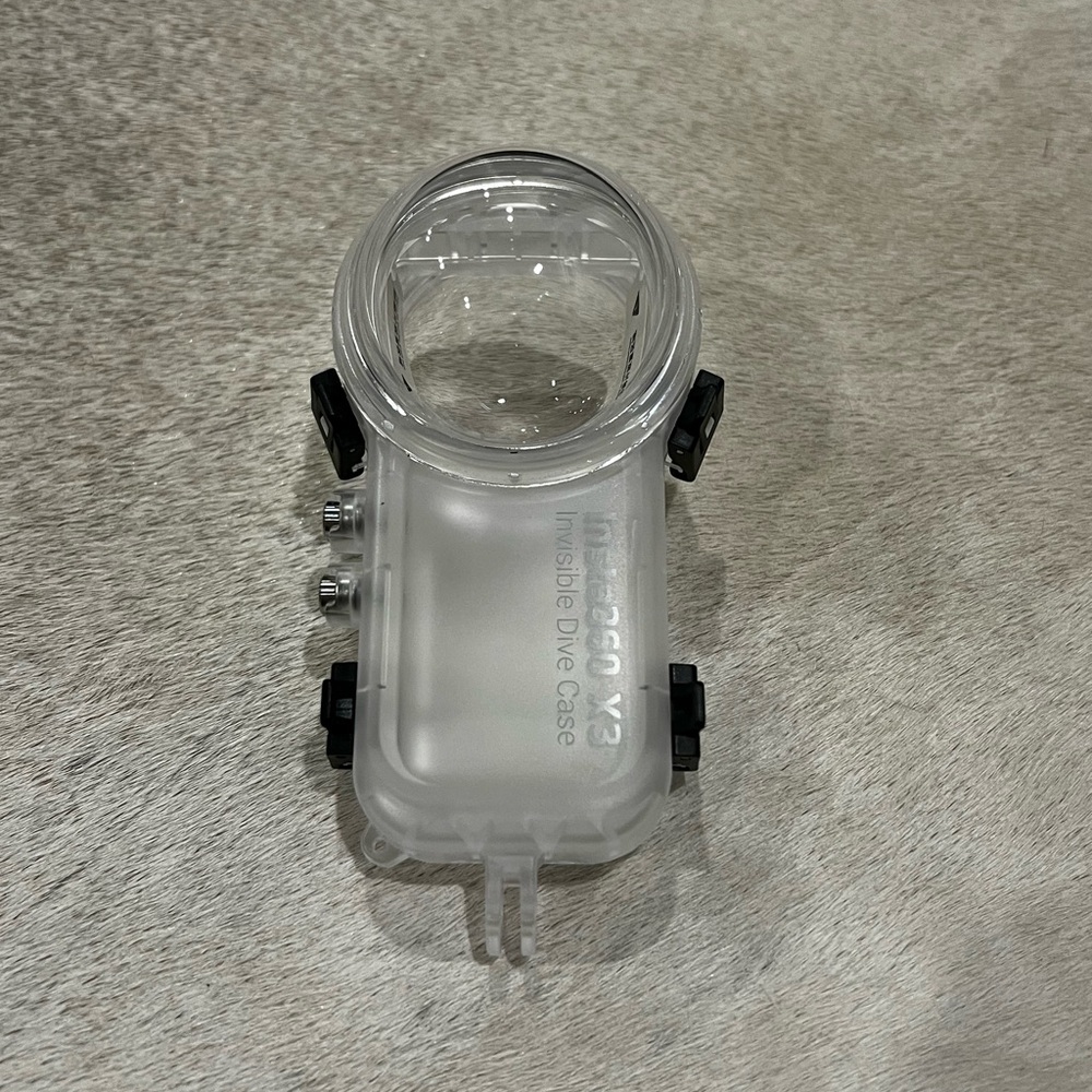 Insta360 X3 Invisible underwater camera